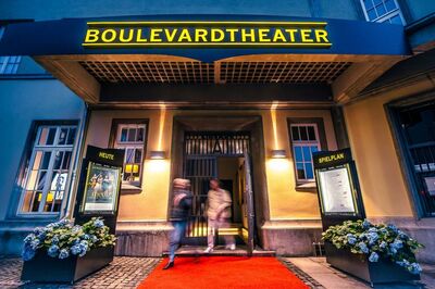 2450 8 Boulevardtheater Dresden Theater 10 Eingang