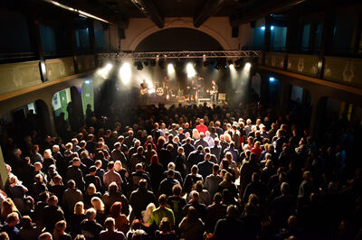 Saal voll