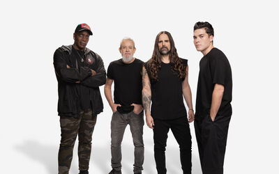 Sepultura by Stephanie Veronezzi