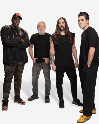 Sepultura by Stephanie Veronezzi