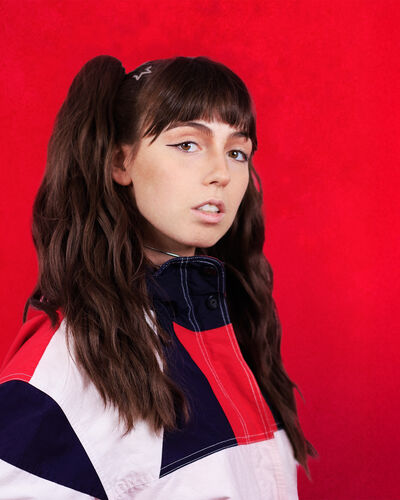 Landstreicher Konzerte Lucy rot 16 9 Lucy Duffner